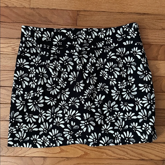 Zac & Rachel Black and White Floral Mini Skort - Picture 4 of 4